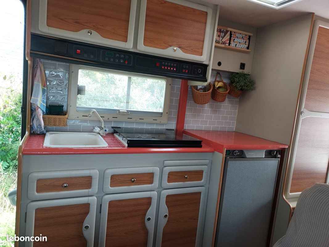 Camping-car J5 Pilote Atlantis 58CX 2,5lTD Direction assistée (image 10)