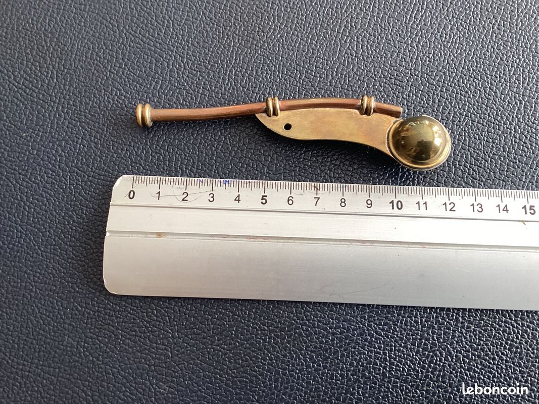 Sifflet De Bosun (Pipe) Ancien En Cuivre Et Laiton - Probablement WWII Ou Avant - Bon état