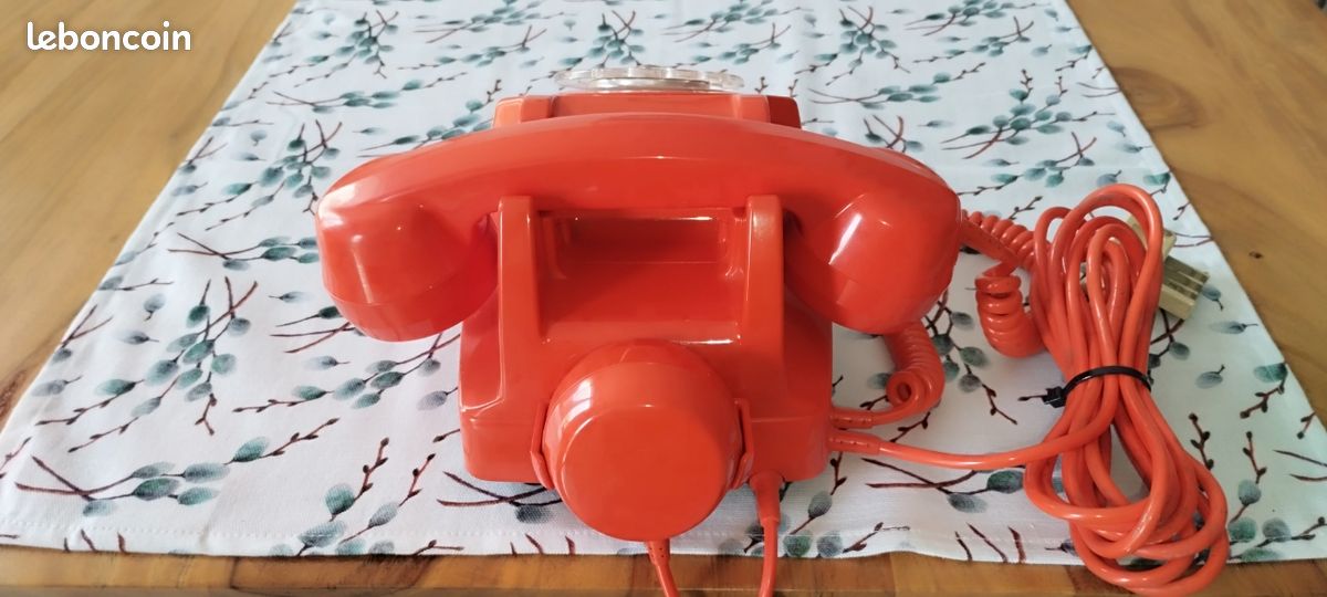Téléphone Fixe Socotel S63 – Orange – Cadran Rotatif – France 1977 – Occasion