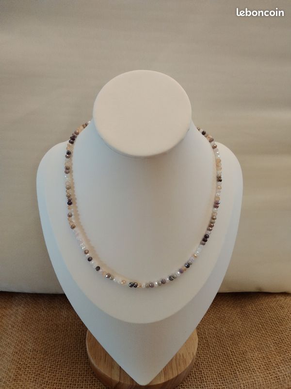 Collier (image 1)