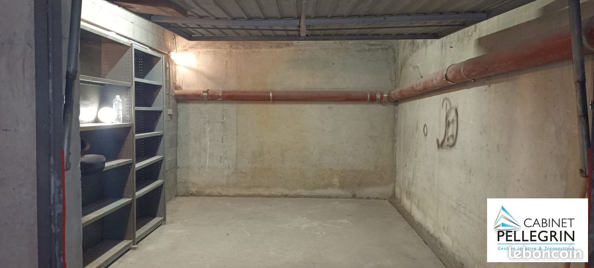 Parking 15 m² · à Marseille · 15 m² · 145 €/mois