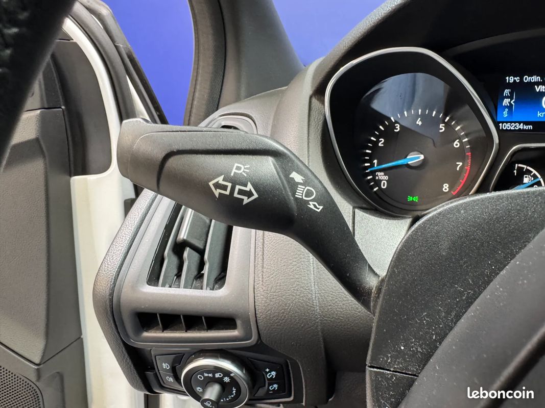 FORD Focus ST-Line 1.0 Ecoboost 125ch - Suivi - Caméra de Recul - GPS (image 27)