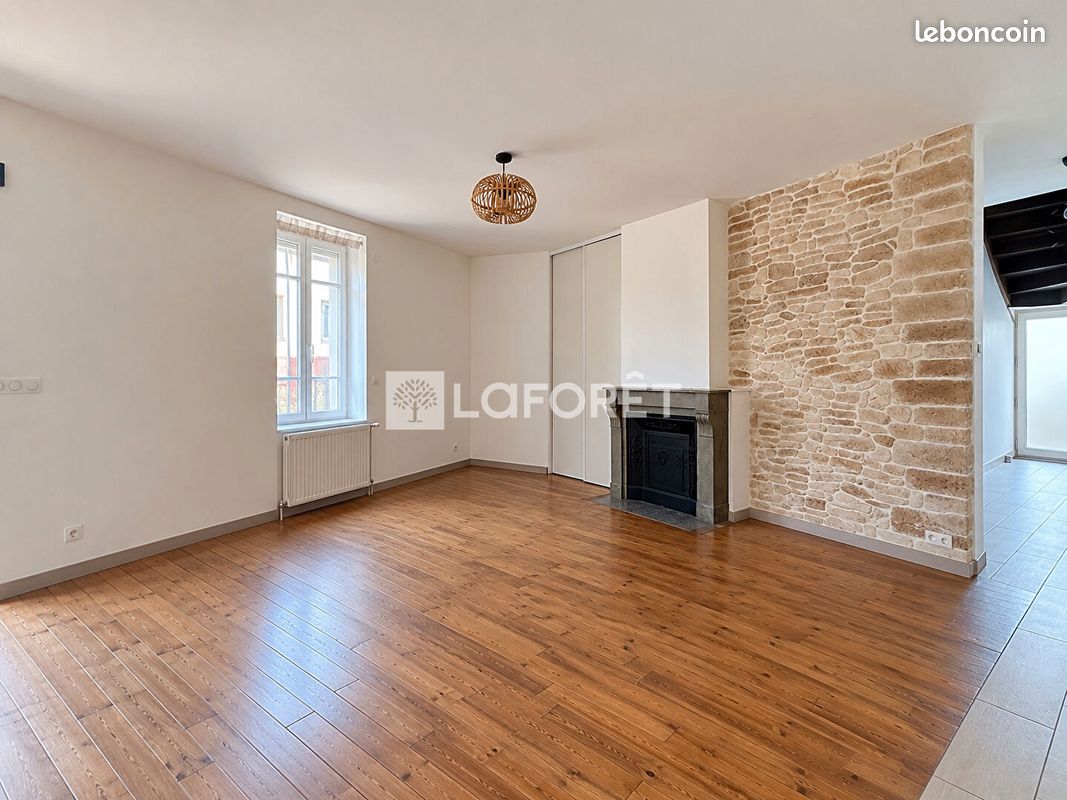 Maison 7 pièces 161 m² · à Bourg-en-Bresse · 161 m² · 1 580 €/mois