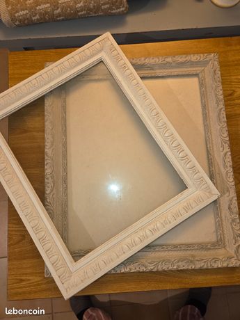 Lot De 5 Cadres Photo Avec Bibelots - Blanc - Occasion - Tailles 3.5x5" Et 3x3"
