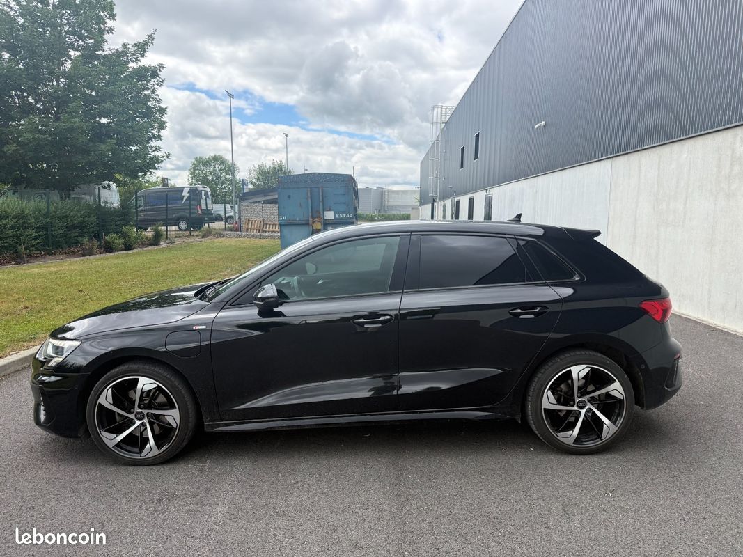 AUDI A3 SPORTBACK 40 TFSIe 204 Plug In Hybrid S tronic 6 S Line - Régulateur / Caméra de Recul / Révision OK / CT O (image 2)