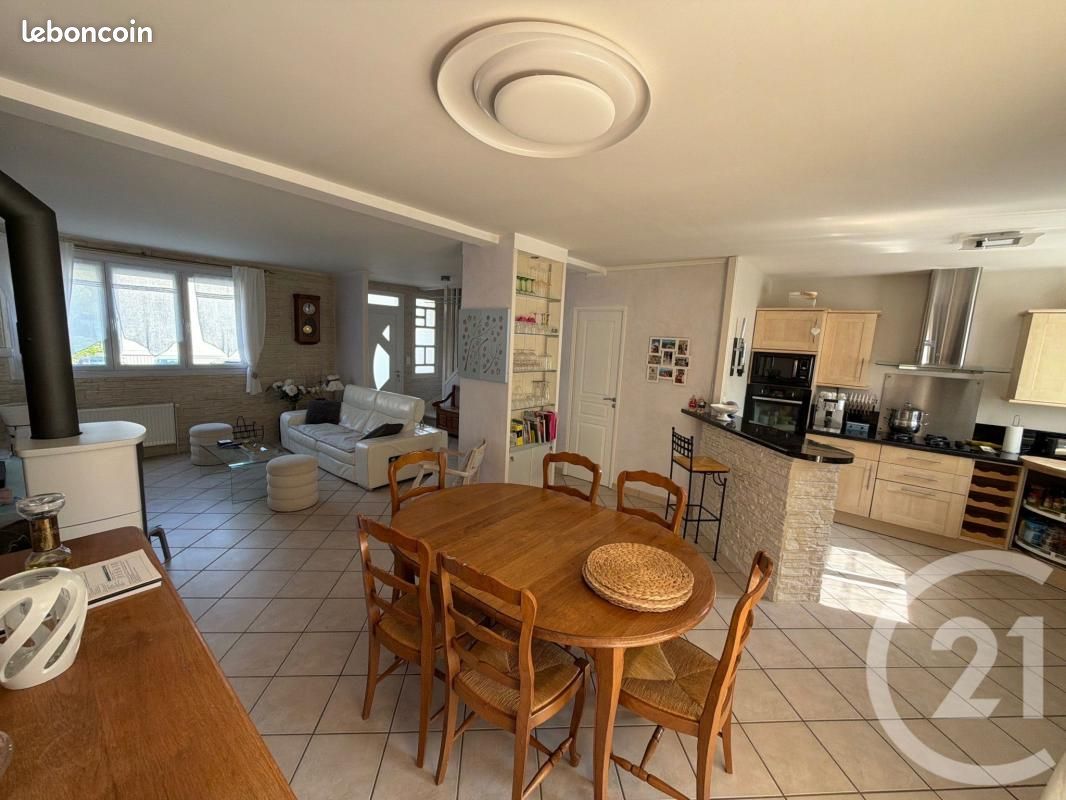Maison 5 pièces 99 m² · à Ecquevilly · 99 m² · 343 000 €