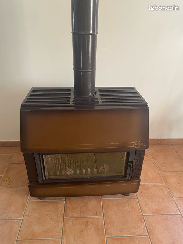 Achetez poele a bois occasion, annonce vente à Laval-Roquecezière (12