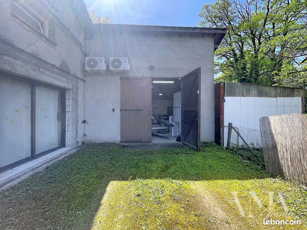 1 pièce 123 m² · à Lissieu · 123 m² · 810 €/mois