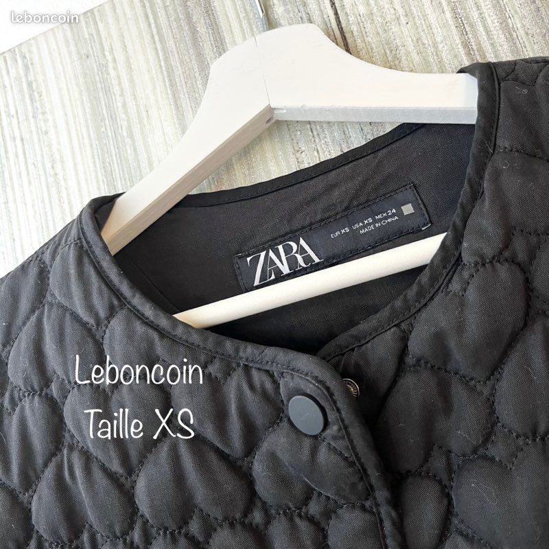 Veste Femme ZARA Noire Taille XS - 100% Coton, Longueur Hanches - Fermeture Boutons - Comme Neuve