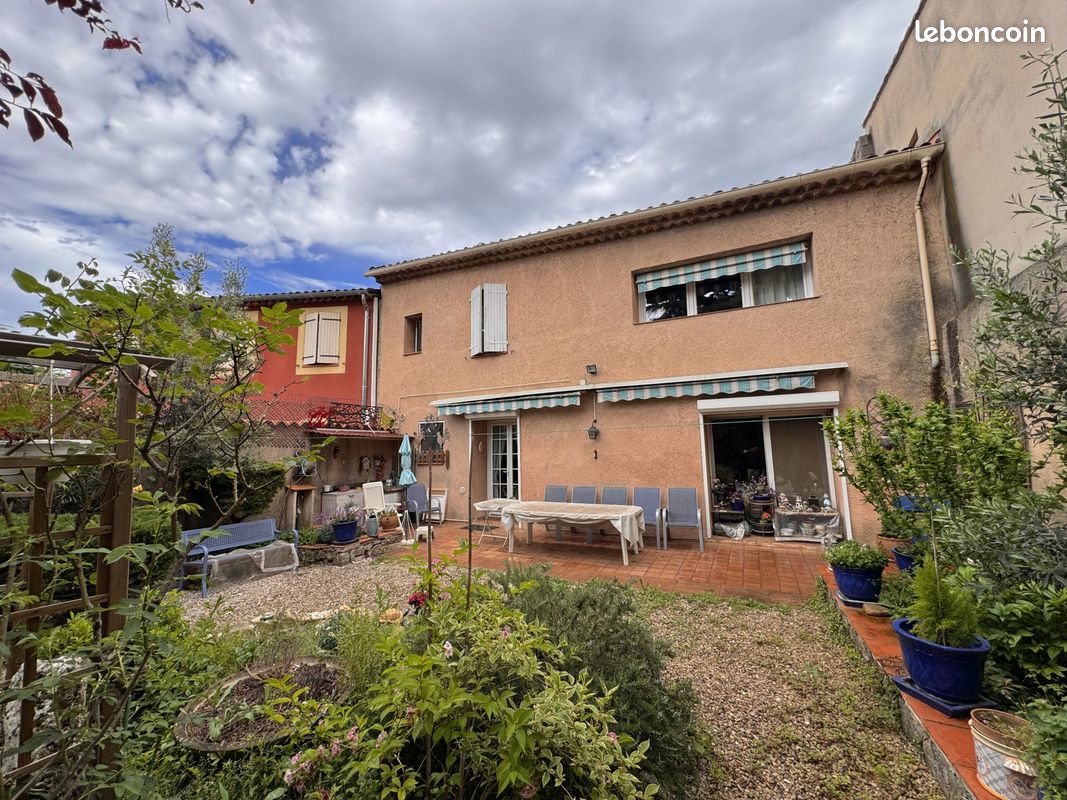 Maison 4 pièces 130 m² · à Saint-Maximin-la-Sainte-Baume · 130 m² · 349 000 €