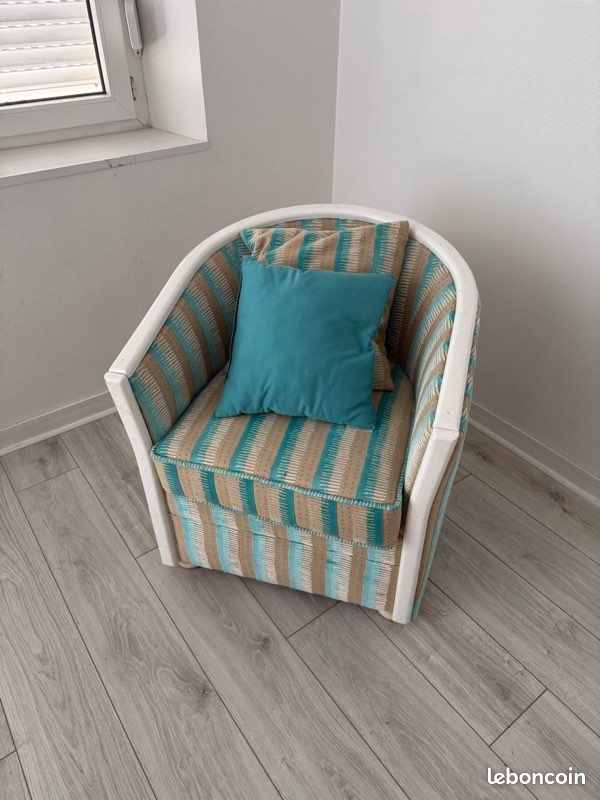 Fauteuil en tissu (image 7)