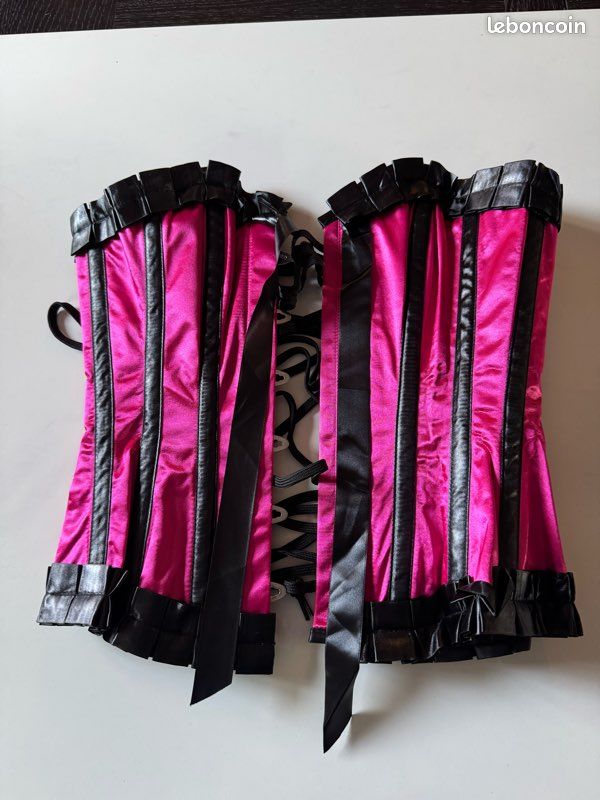 Corset noir et rose gothique baroque steampunk (image 1)