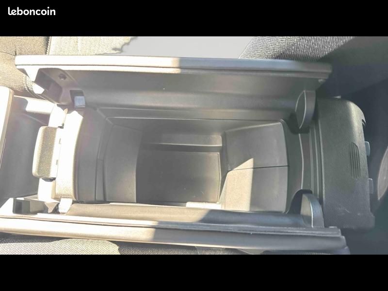 Citroen C5 X PureTech 130ch S&S Feel EAT8 (image 21)