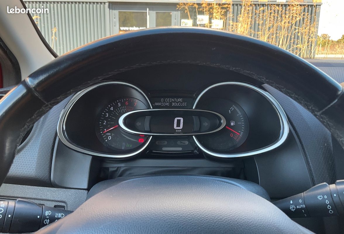 Renault clio 1.2 tce 120 energy intens (image 11)