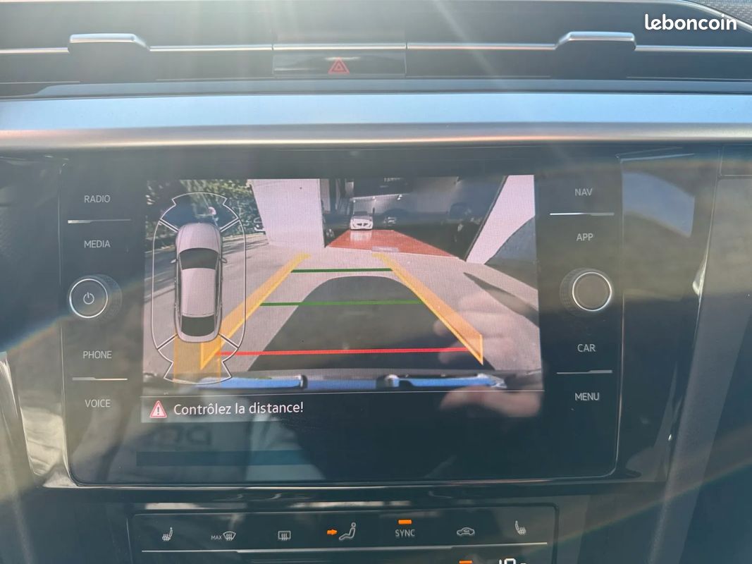 VOLKSWAGEN Arteon 2.0 D 150ch R-Line - 2022 - Toit ouvrant - Suivi complet - Toit ouvrant - Sièges chauffants (image 16)