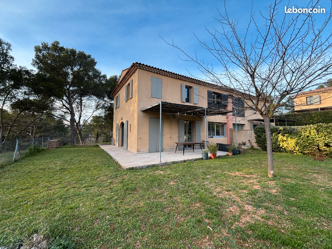 Maison 4 pièces 120 m² · à Aix-en-Provence · 120 m² · 1 894 €