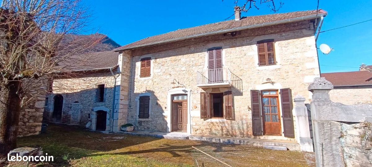 Maison 8 pièces 135 m² · à Ambléon · 135 m² · 260 000 €