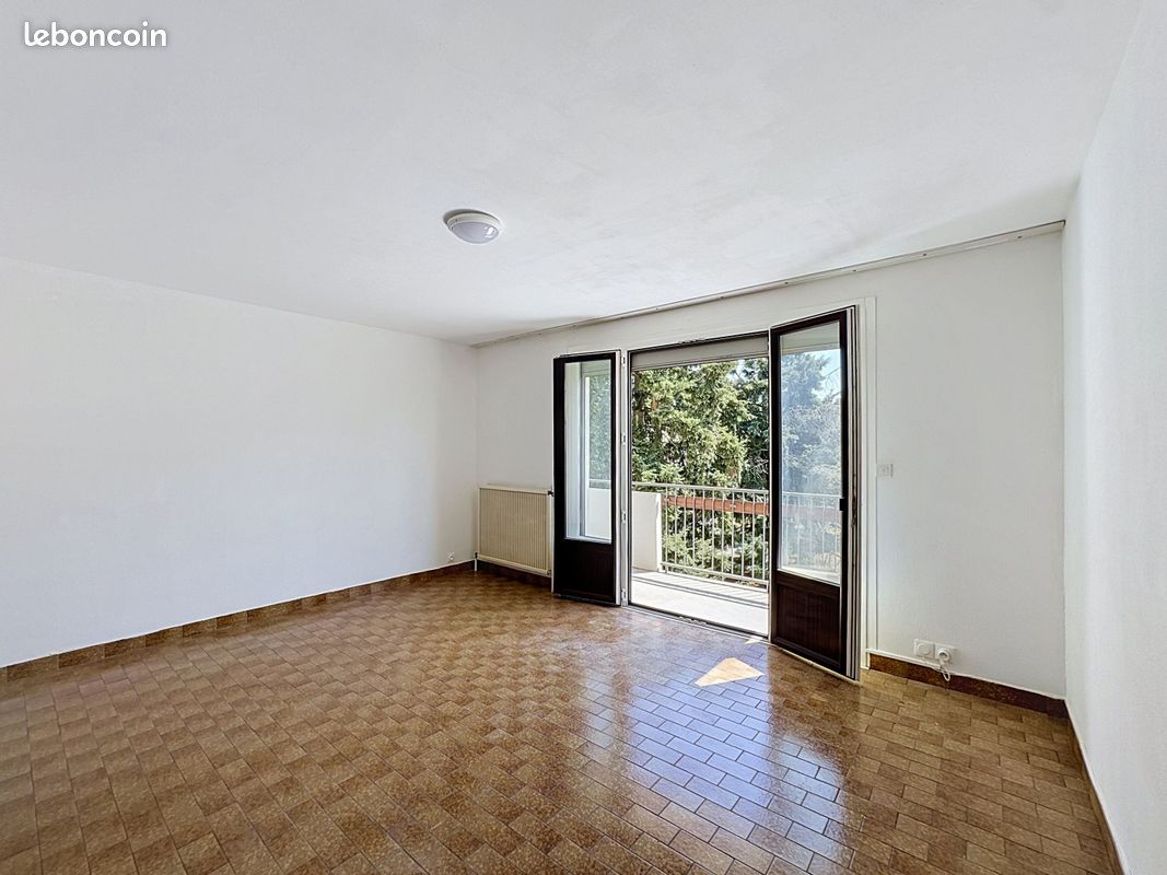 Appartement 2 pièces 45 m² · à Saint-Priest · 45 m² · 800 €