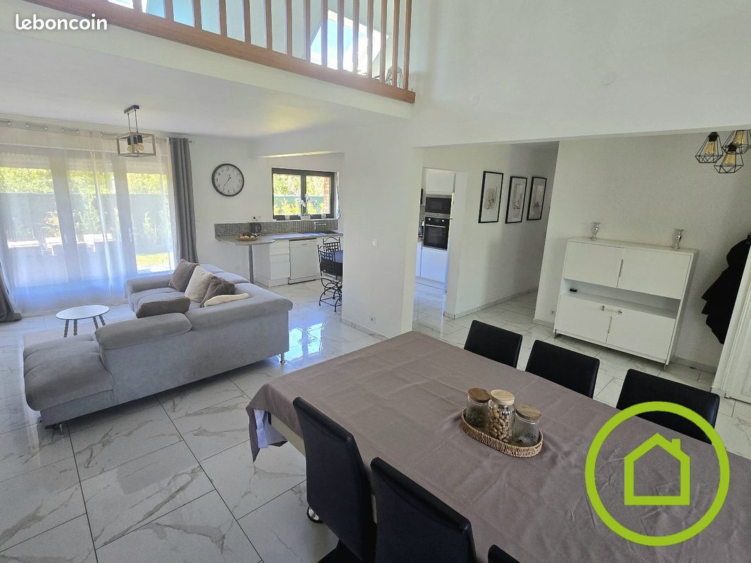 Maison 7 pièces 157 m² · à Frelinghien · 157 m² · 499 900 €
