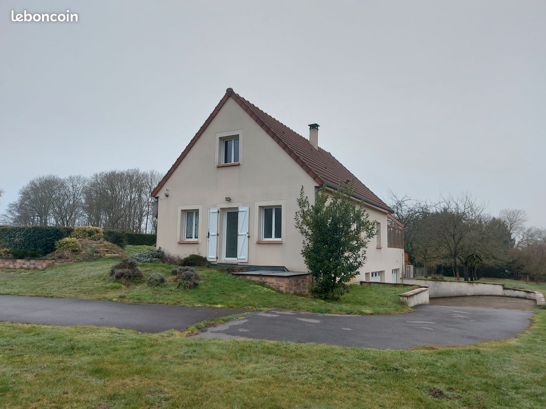Maison 5 pièces 157 m² · à Saint-Jean-les-Deux-Jumeaux · 157 m² · 339 000 €