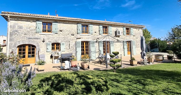 Maison 5 pièces 230 m²