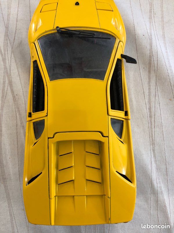 Polistil 1:18 - Voiture de sport miniature (1) - - Catawiki