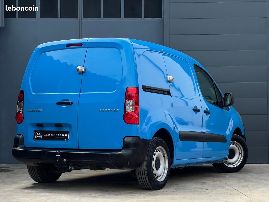 Peugeot Partner FOURGON STANDARD 1.6 BLUEHDI 75 BVM5 PRO / CLIM ECRAN BLUETOOTH ATTELAGE ... (image 4)