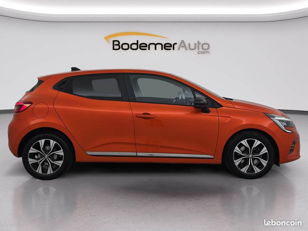 RENAULT Clio Blue dCi 100 Evolution (image 6)