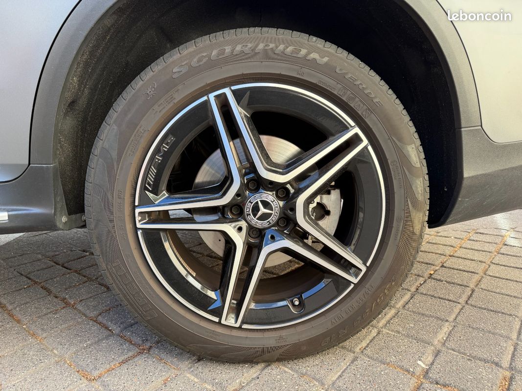MERCEDES GLC 300 e 9G-Tronic 4Matic AMG Line 320 ch HYBRID TOIT OUVRANT entretien 100% Mercedes garantie Mercedes (image 24)