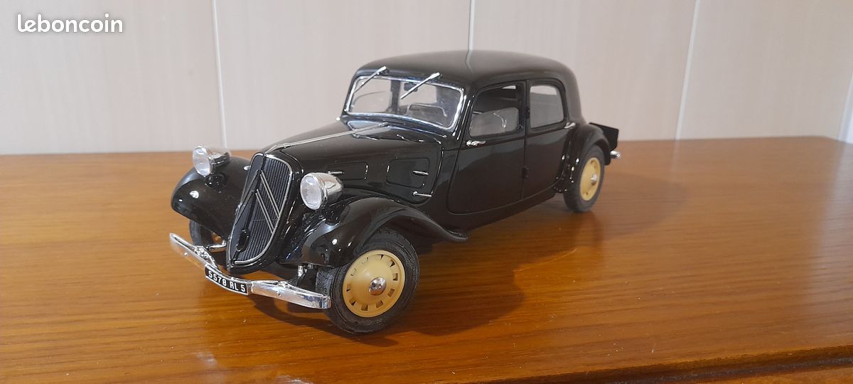 Norev 1/18 - CITROEN Traction 11B Cabriolet Bleu 1938 (Modèle Réduit, Neuf)