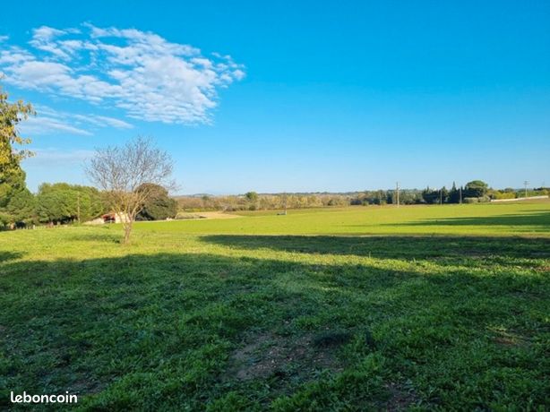 Terrain 950 m² MEYNES