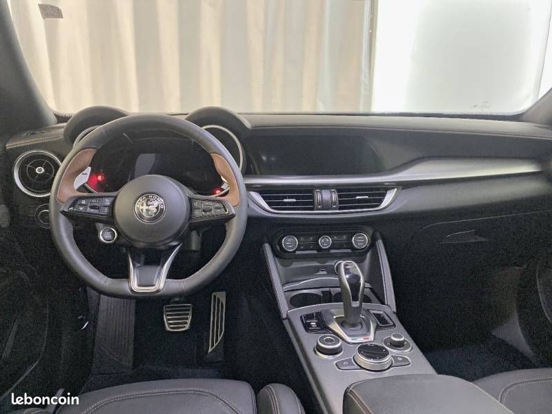 Alfa Romeo Stelvio 2.2 160 ch AT8 Intensa (image 8)