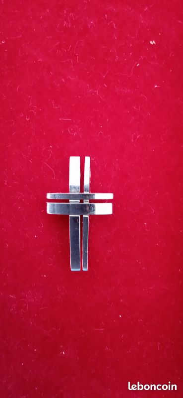 Croix en acier (image 2)