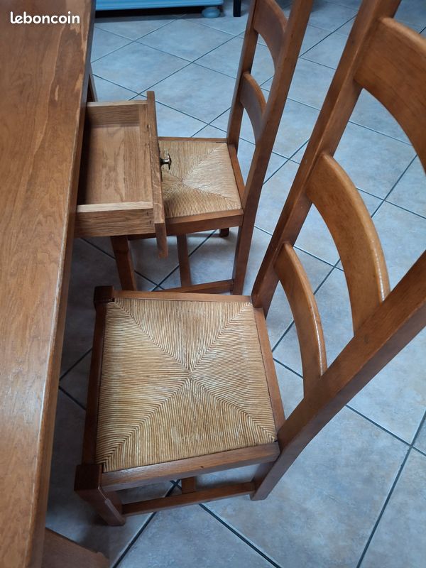 Table et chaises en chêne massif (image 3)