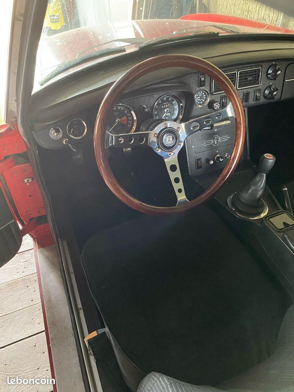 Vends ou échange, MGB GT (image 2)
