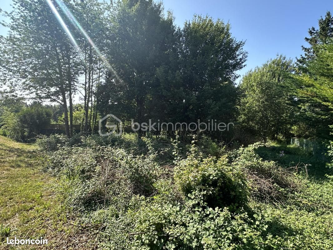 Terrain 1 000 m² Courtenay · 19 990 €