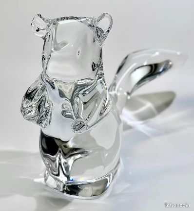 Figurine écureuil En Cristal Glacé – Sculpture Animal En Verre, Décor étincelant, Fait Main