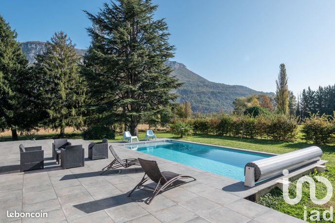 Propriété 9 pièces 333 m²