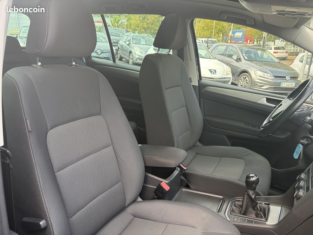 Volkswagen GOLF SPORTSVAN 1.6 TDI 110CH BLUEMOTION FAP CONFORTLINE BUSINESS (image 5)