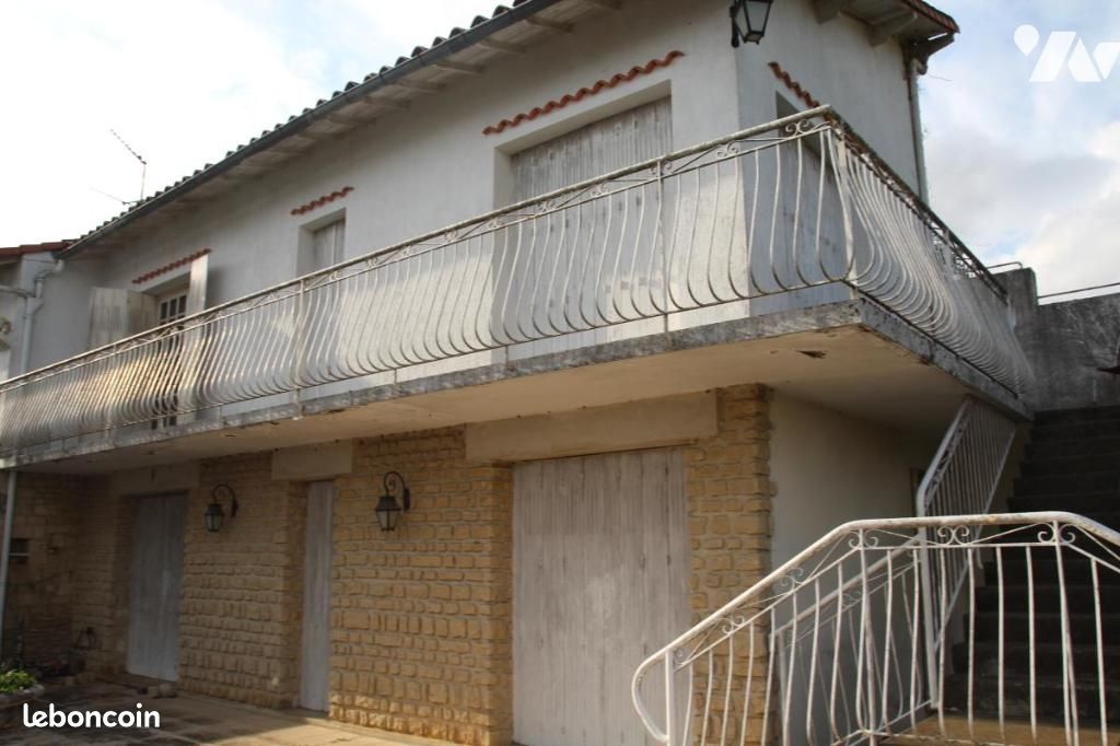 Maison 5 pièces 100 m² · à Saint-Gelais · 100 m² · 142 040 €