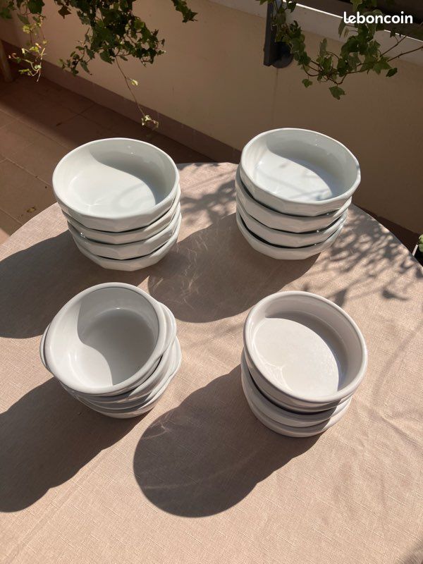 Assiettes de dessert en céramique blanche (image 1)