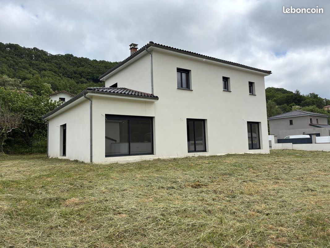 Maison 6 pièces 164 m² · à Saint-Affrique · 164 m² · 335 000 €