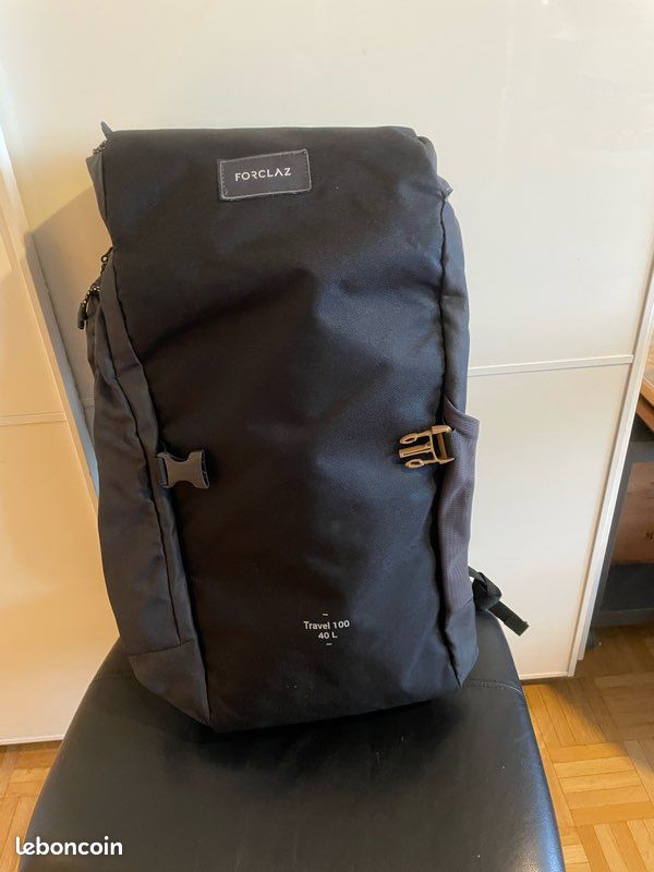 Sac à dos FORCLAZ Travel 100 de 40L Accessoires Bagagerie
