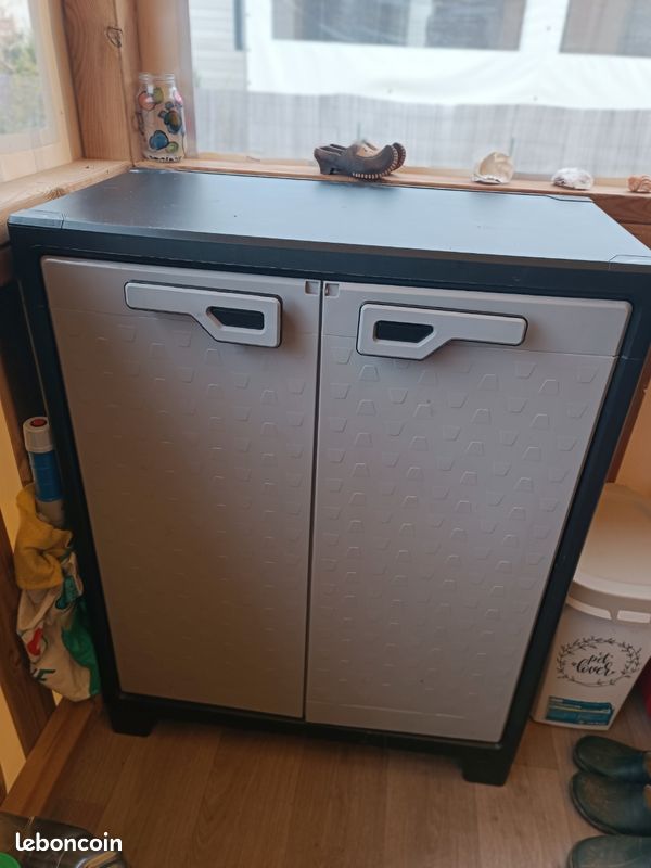 Meuble keter (image 1)