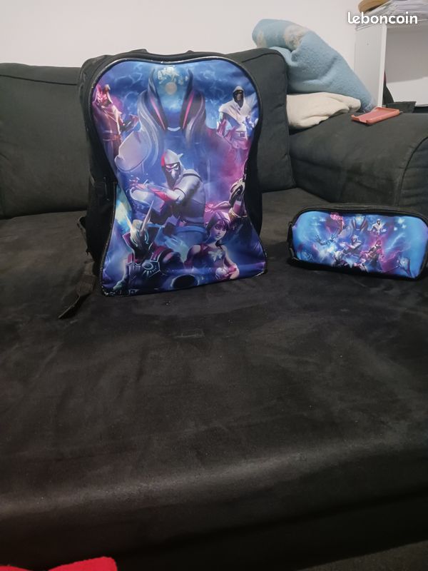 Sac à dos FORTNITE avec la trousse (image 1)