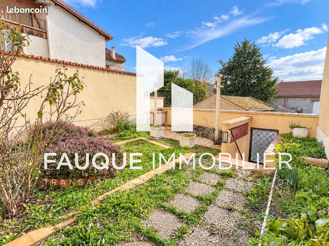 Maison 6 pièces 138 m² · à Chabeuil · 138 m² · 185 000 €