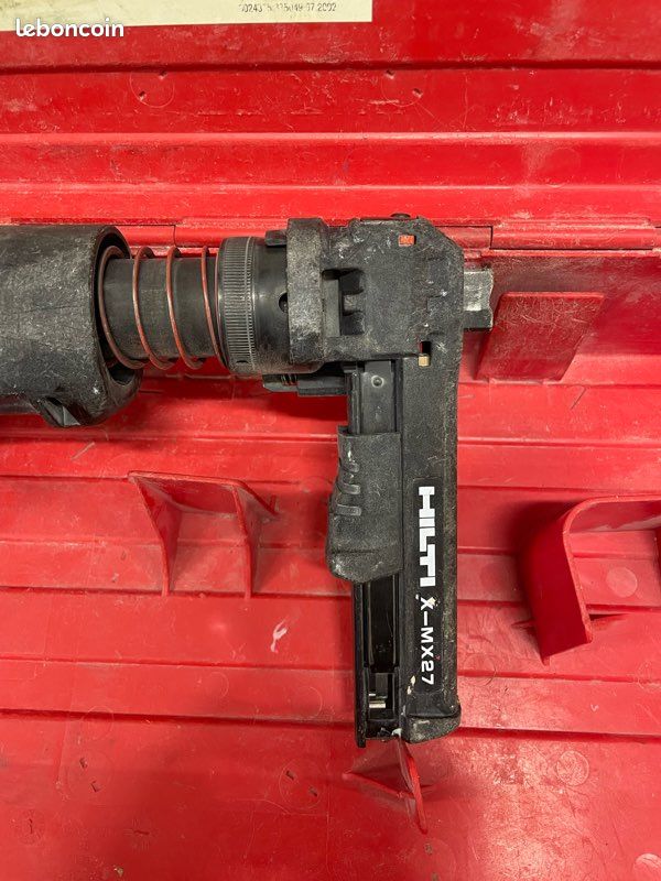 Cloueur HILTI DX 351 – Occasion – Pistolet à Clous Rouge – Allemagne