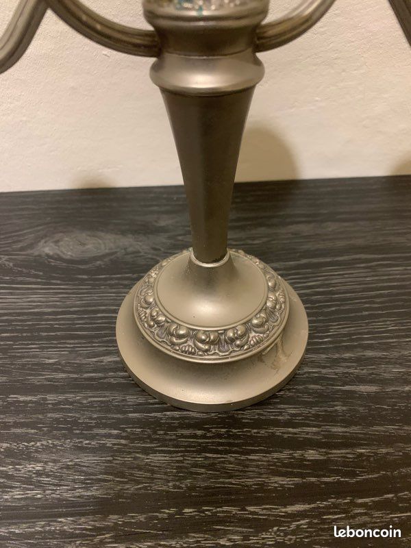 Paire de bougeoirs en bronze argenté de style Empire début XIXème h.70