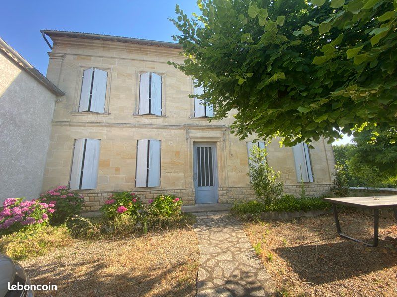 Maison 5 pièces 130 m² · à Saint-Vincent-de-Pertignas · 130 m² · 960 €
