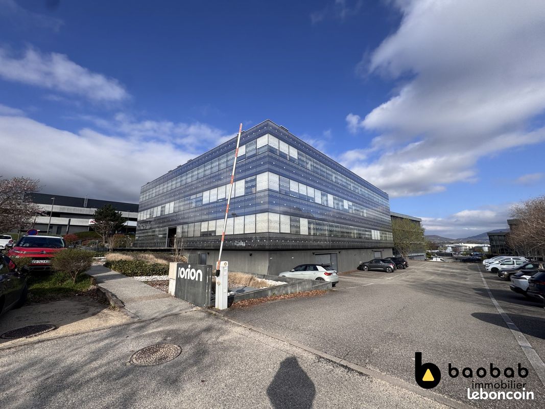 Parking 10 m² · à Challes-les-Eaux · 10 m² · 100 €